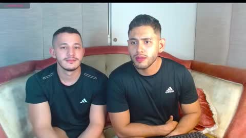 batmayrobin6 online show from February 22, 8:29 am