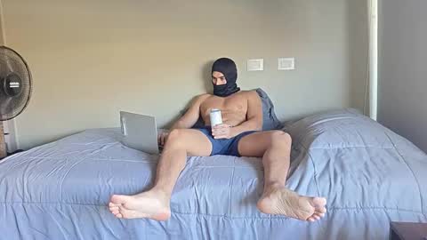 Str8bros online show from February 22, 9:35 pm