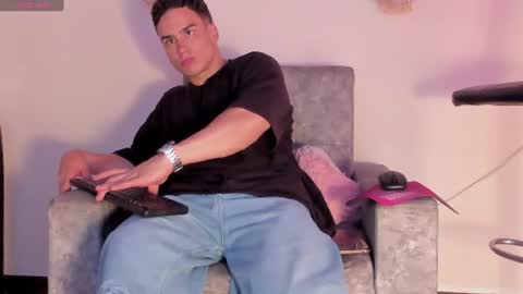 Snapshot of battista_turner chatting on June 24, 8:08 pm battista online show from June 24, 8:08 pm