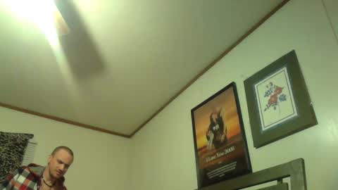 Snapshot of battlewolfxx chatting on December 14, 12:44 am battlewolfxx online show from December 14, 12:44 am