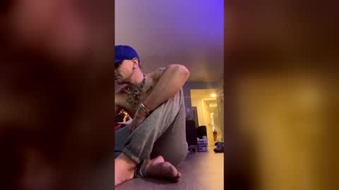 Snapshot of battlewolfxx chatting on December 18, 4:13 pm battlewolfxx online show from December 18, 4:13 pm