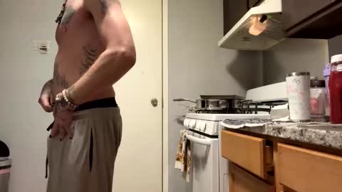 Snapshot of battlewolfxx chatting on February 6, 9:12 am battlewolfxx online show from February 6, 9:12 am