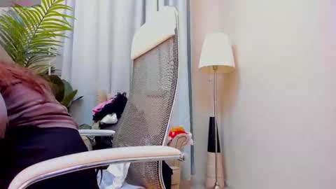 battymoll online show from February 19, 9:00 pm