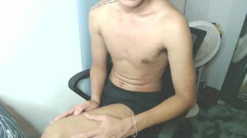 Snapshot of baxter_bab chatting on February 18, 7:41 pm Lf Babe online show from February 18, 7:41 pm