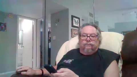 Snapshot of bbb1952 chatting on January 12, 4:34 pm Single Grandpa in Florida. Love to C2C and have Fun Privately online show from January 12, 4:34 pm