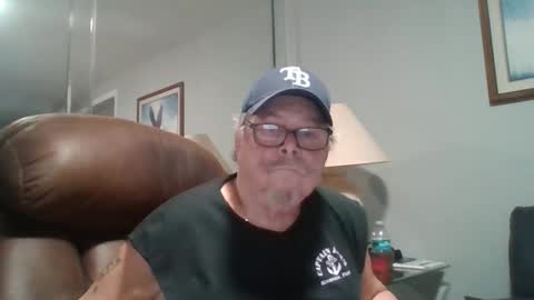 Snapshot of bbb1952 chatting on May 28, 3:53 pm Single Grandpa in Florida. Love to C2C and have Fun Privately online show from May 28, 3:53 pm