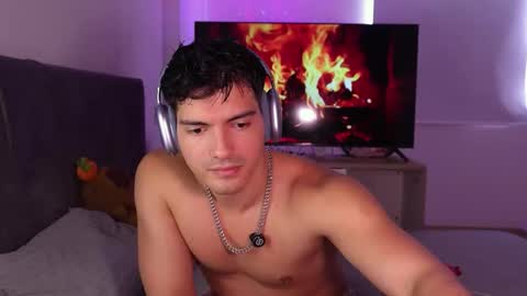 Snapshot of bbbeachboy chatting on January 16, 9:08 pm Valentino online show from January 16, 9:08 pm