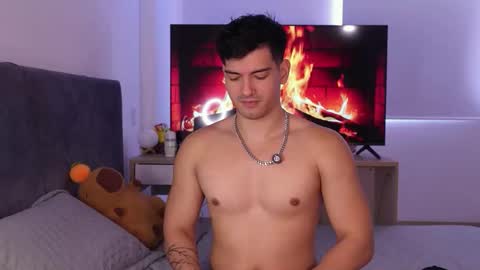 Snapshot of bbbeachboy chatting on January 17, 9:07 pm Valentino online show from January 17, 9:07 pm