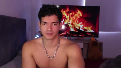 Snapshot of bbbeachboy chatting on February 8, 9:07 pm Valentino online show from February 8, 9:07 pm