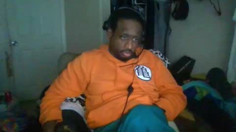 Snapshot of bbc_rocker chatting on December 5, 6:00 pm rocker n queen online show from December 5, 6:00 pm