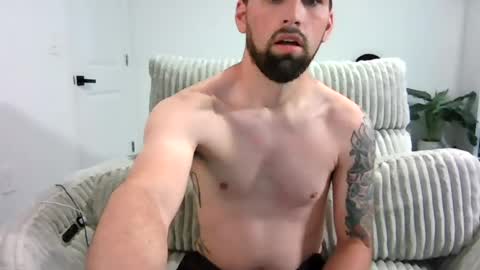 Snapshot of bbrandon21 chatting on July 21, 1:35 pm bbrandon21 online show from July 21, 1:35 pm