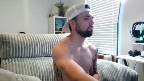 Snapshot of bbrandon21 chatting on July 30, 3:22 pm bbrandon21 online show from July 30, 3:22 pm