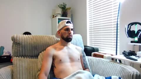 Snapshot of bbrandon21 chatting on August 3, 1:49 pm bbrandon21 online show from August 3, 1:49 pm