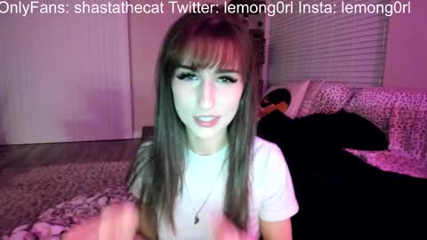 Snapshot of bbshasta chatting on February 1, 5:28 am Shasta online show from February 1, 5:28 am