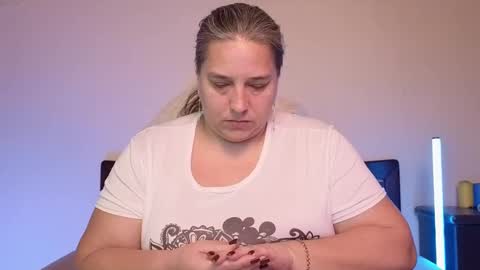 Snapshot of bbw_goddes chatting on October 28, 5:59 pm Love online show from October 28, 5:59 pm