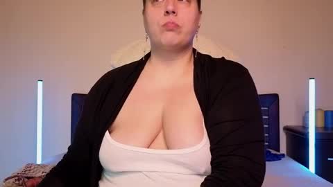 Snapshot of bbw_goddes chatting on December 5, 12:30 am Love online show from December 5, 12:30 am