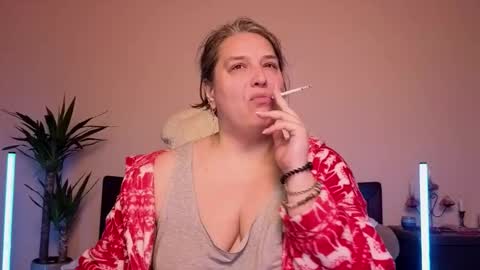 Love online show from February 6, 8:23 pm