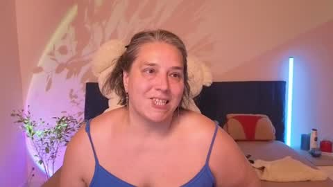 Snapshot of bbw_goddes chatting on July 14, 12:11 pm Love online show from July 14, 12:11 pm