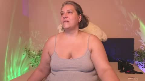 Snapshot of bbw_goddes chatting on July 28, 7:39 pm Love online show from July 28, 7:39 pm