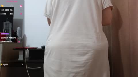 Snapshot of bbw_milf_4u chatting on June 13, 10:13 am Emma online show from June 13, 10:13 am