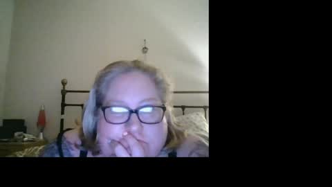 Snapshot of bbw_uk100 chatting on March 27, 11:15 pm Twisted Desire Submission online show from March 27, 11:15 pm