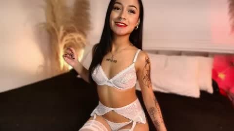 Snapshot of bby_izzy chatting on July 17, 1:29 pm Bby online show from July 17, 1:29 pm