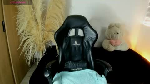 Snapshot of bbycami_ chatting on June 30, 6:20 pm Cami online show from June 30, 6:20 pm