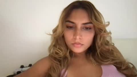 Snapshot of bbypiamia chatting on August 4, 8:55 pm bbypiamia online show from August 4, 8:55 pm