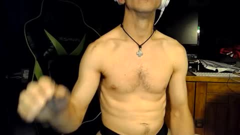 bchillin28 online show from December 23, 4:54 am