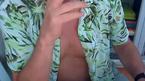 Snapshot of bcn1959 chatting on July 18, 1:59 pm bcn1959 online show from July 18, 1:59 pm
