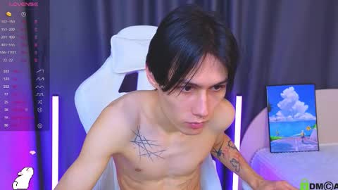 Snapshot of bd_black chatting on December 15, 8:24 pm Aiden online show from December 15, 8:24 pm