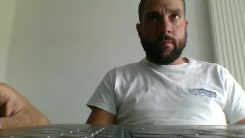 Snapshot of bdemwi2588 chatting on June 4, 1:50 pm bdemwi2588 online show from June 4, 1:50 pm