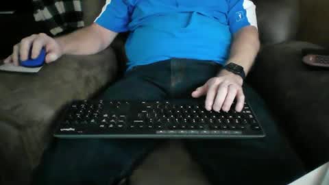 Snapshot of beachguy38 chatting on December 21, 8:43 pm beachguy38 online show from December 21, 8:43 pm