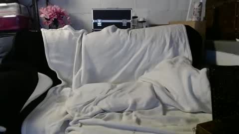 BeachyMILF online show from May 20, 12:55 pm