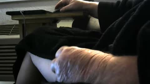 bear4146 online show from February 7, 1:48 pm