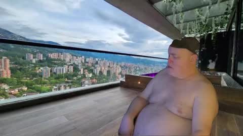 Snapshot of bear4muscle chatting on February 21, 1:22 am Dookie online show from February 21, 1:22 am