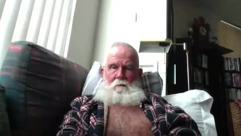 beardbushy online show from May 3, 3:40 pm