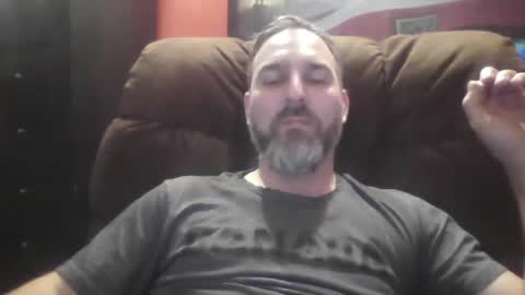 Snapshot of beardedambition chatting on December 3, 1:52 am beardedambition online show from December 3, 1:52 am