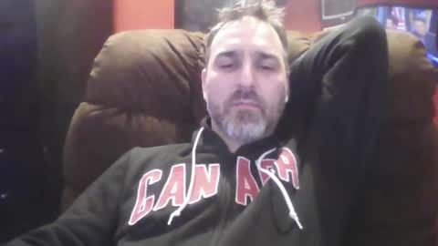 Snapshot of beardedambition chatting on February 13, 10:11 pm beardedambition online show from February 13, 10:11 pm