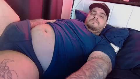 Snapshot of bearway30 chatting on December 15, 11:20 pm Bearway31 online show from December 15, 11:20 pm