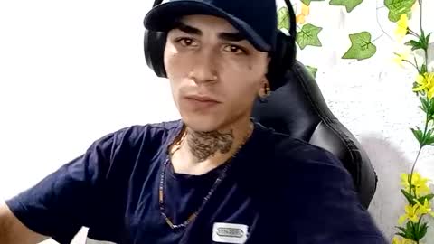 Snapshot of beatandtalk chatting on December 16, 3:00 am beatandtalk online show from December 16, 3:00 am