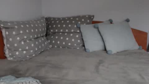 Snapshot of beatrice26 chatting on February 15, 11:41 am beatrice26 online show from February 15, 11:41 am