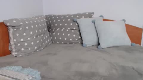 Snapshot of beatrice26 chatting on March 10, 1:05 pm beatrice26 online show from March 10, 1:05 pm