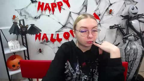 Snapshot of beatriceflyy chatting on October 22, 11:43 am BeatriceFlyy online show from October 22, 11:43 am