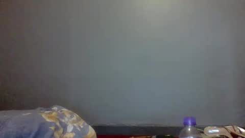 Snapshot of beautie699392 chatting on February 21, 3:10 pm Lil stunner online show from February 21, 3:10 pm