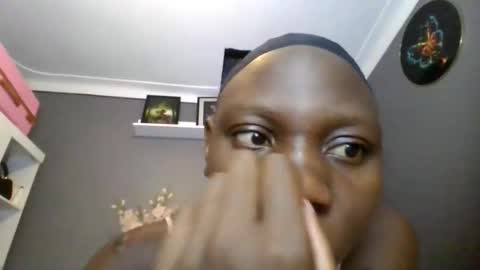 Snapshot of beautie699392 chatting on June 10, 2:27 pm Lil stunner online show from June 10, 2:27 pm