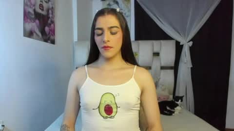 Snapshot of beautiful_doll888 chatting on June 10, 1:17 am Valeria online show from June 10, 1:17 am