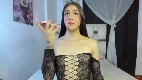 Snapshot of beautiful_doll888 chatting on June 27, 2:27 am Valeria online show from June 27, 2:27 am