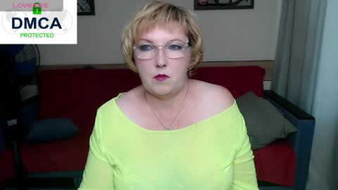 Snapshot of beautiful_lina7 chatting on May 25, 7:14 am your Lana online show from May 25, 7:14 am