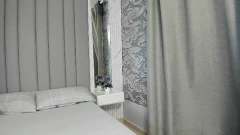 Snapshot of beautifulgirl4u_ chatting on June 11, 2:00 am online show from June 11, 2:00 am